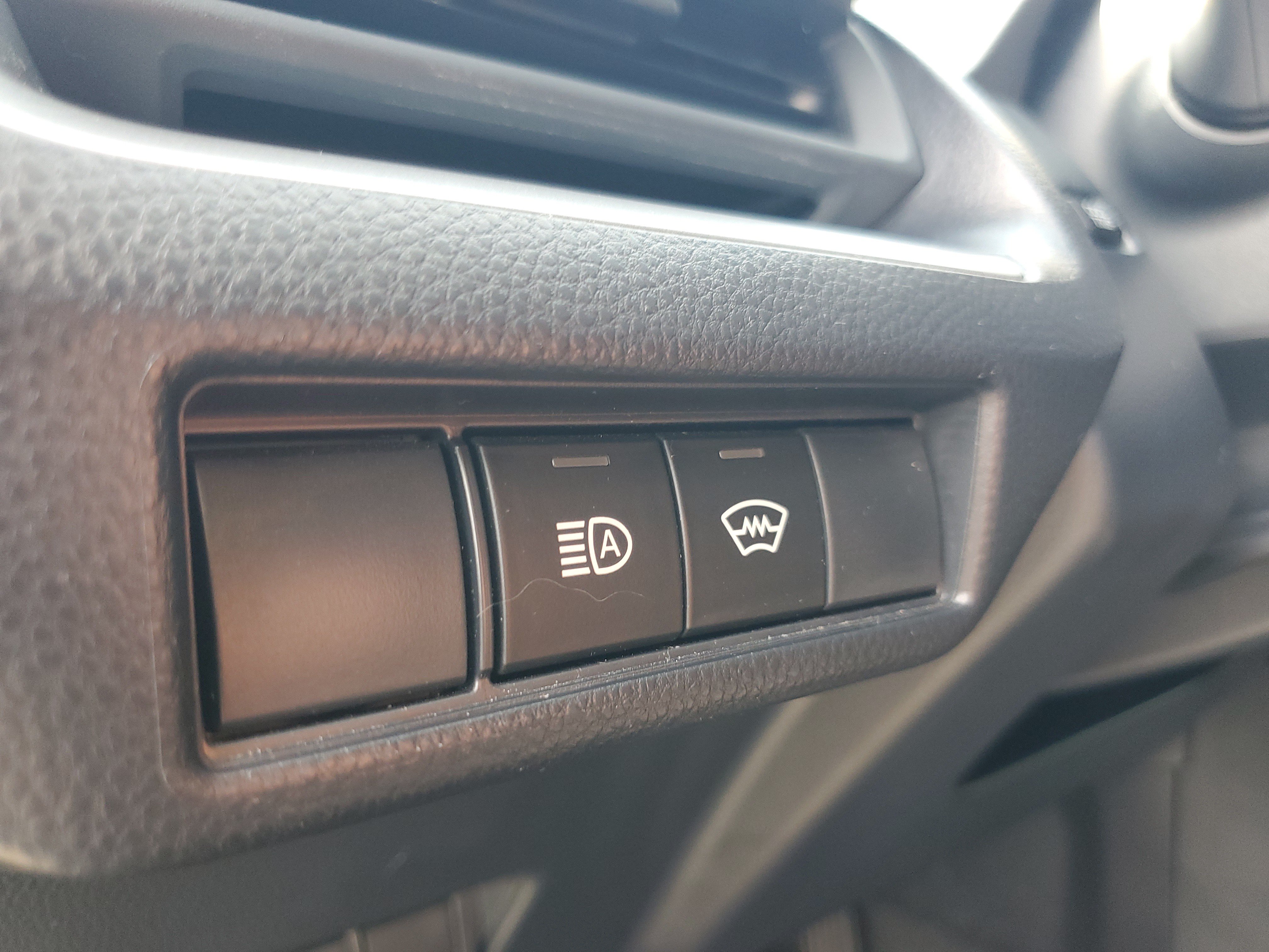 Certified 2025 Toyota Prius LE FWD image 20