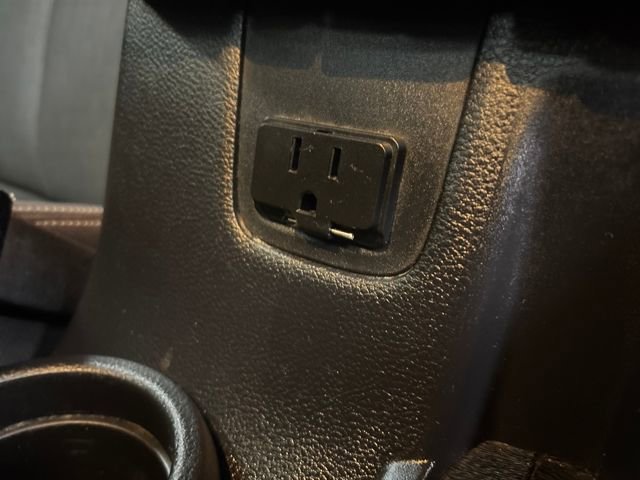 Used 2015 Jeep Wrangler Unlimited Sahara image 31