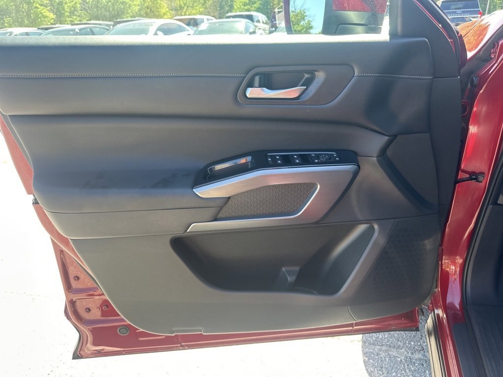 Used 2023 Nissan Pathfinder SL image 26