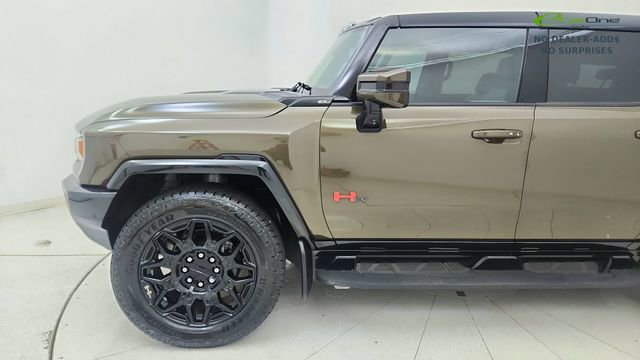 Used 2025 GMC Hummer EV 2X w/ LPO, Sport Package AWD/4WD image 9