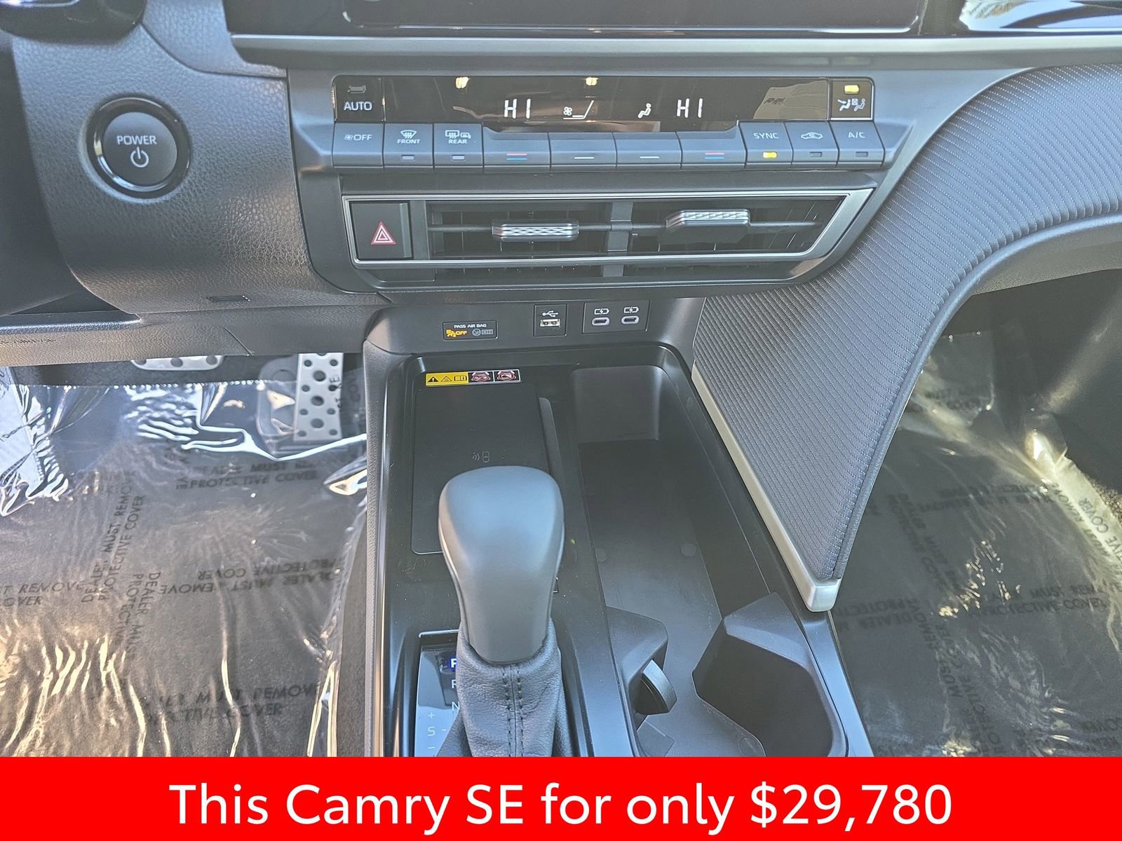Used 2025 Toyota Camry SE image 29