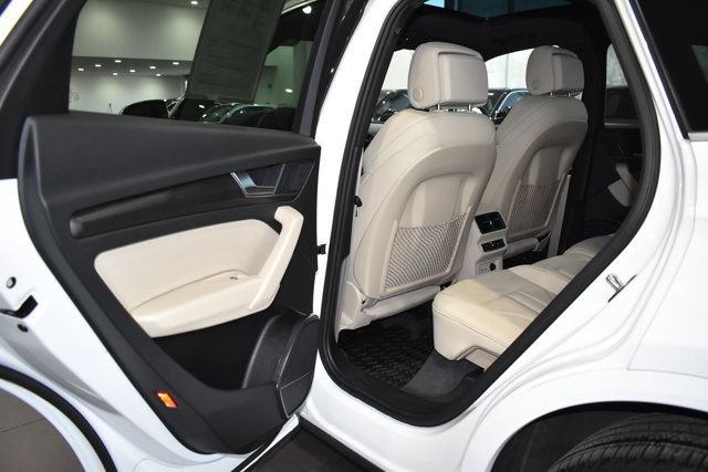 Used 2023 Audi Q5 2.0T Premium w/ Convenience Package AWD/4WD image 31
