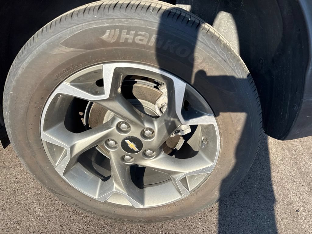 Used 2025 Chevrolet Trax LT w/ LT Convenience Package FWD image 9