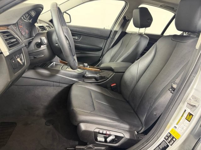 Used 2016 BMW 320i xDrive Sedan AWD/4WD image 17