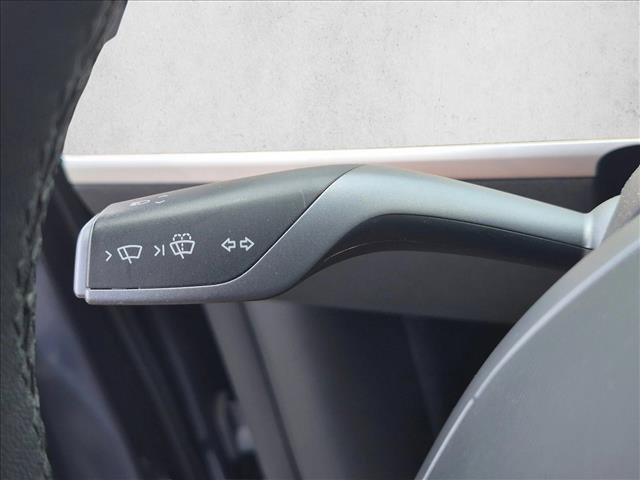 Used 2022 Tesla Model Y Long Range AWD/4WD image 6