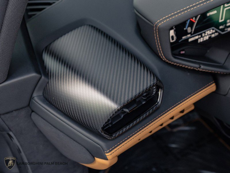 Used 2024 Lamborghini Huracan Tecnica image 25