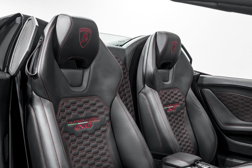 Used 2022 Lamborghini Huracan EVO RWD image 33