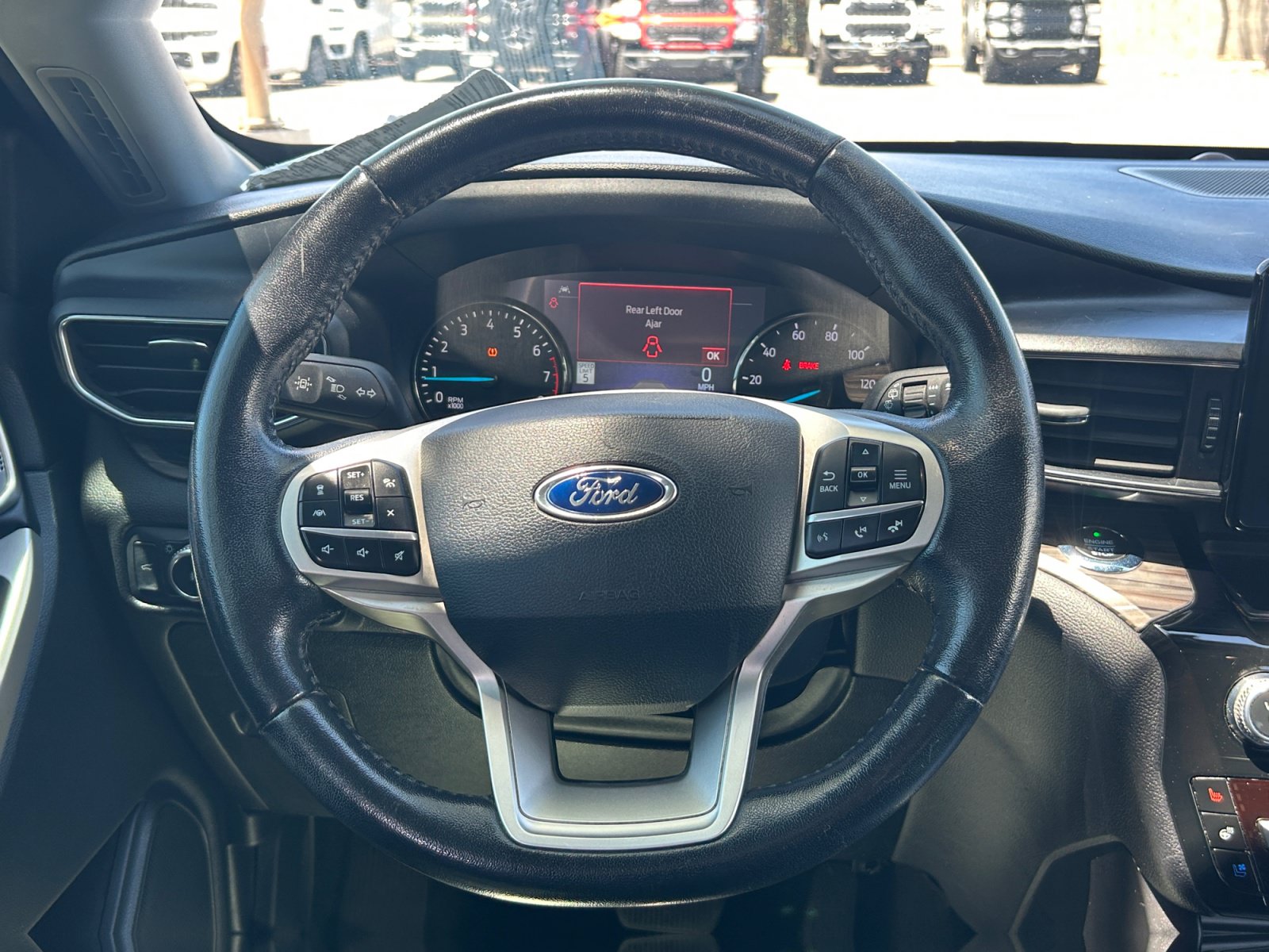 Used 2021 Ford Explorer Limited w/ Equipment Group 301A RWD image 9