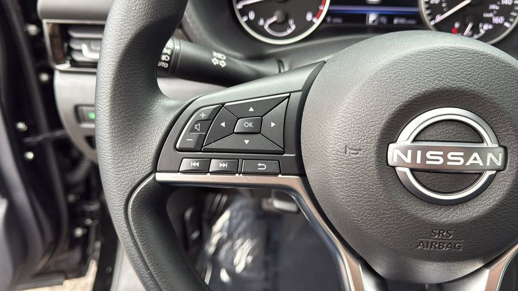 Certified 2025 Nissan Sentra SV FWD image 22