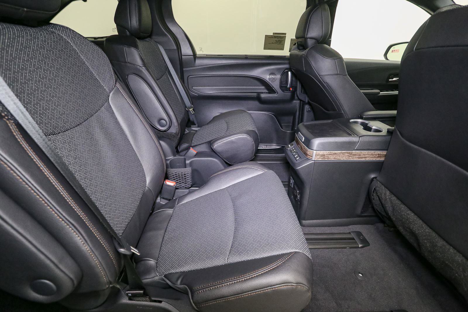 New 2026 Toyota Sienna Platinum AWD/4WD image 15
