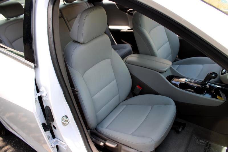 Used 2020 Chevrolet Malibu LT image 11