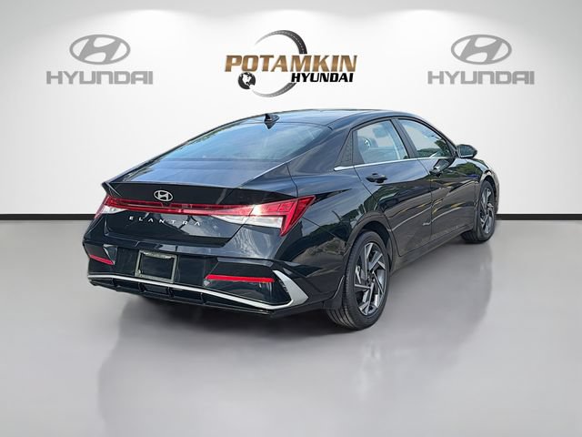 Certified 2025 Hyundai Elantra SEL FWD image 5