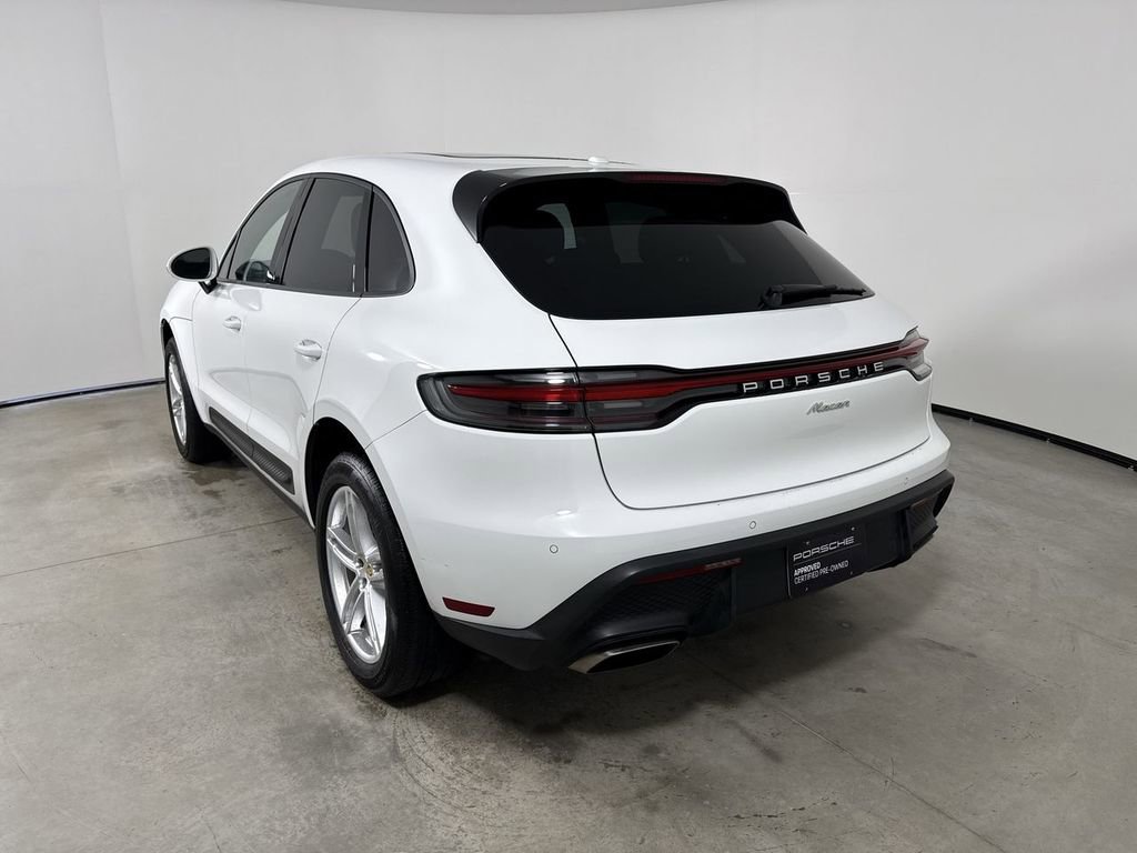 Certified 2023 Porsche Macan Turbo image 3