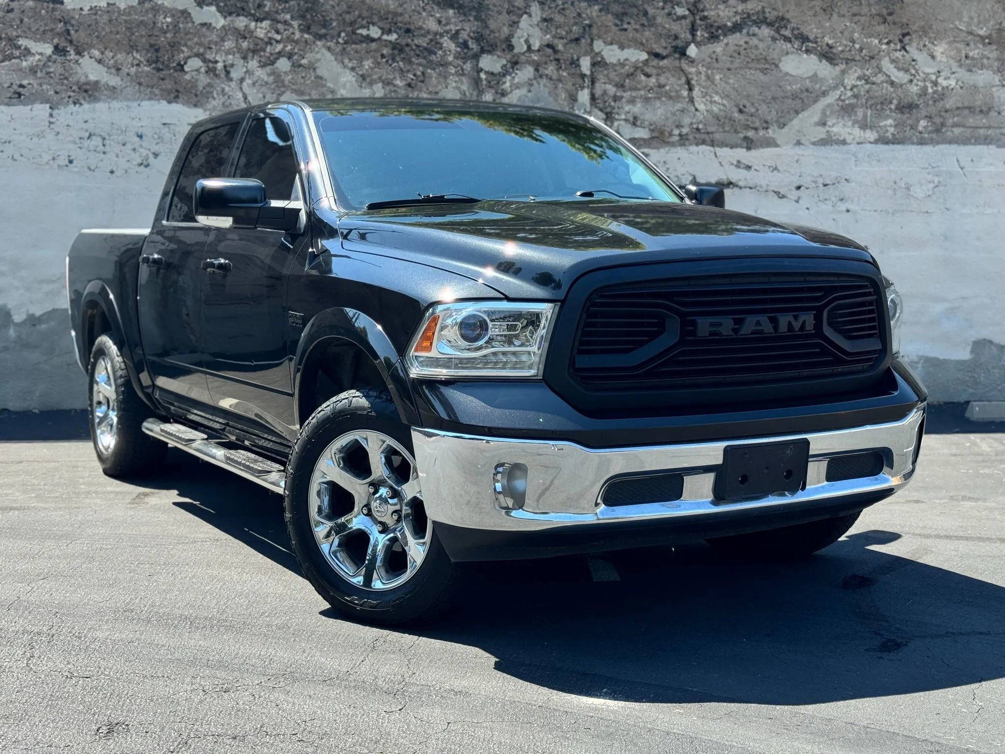 Used 2017 RAM 1500 Laramie image 2
