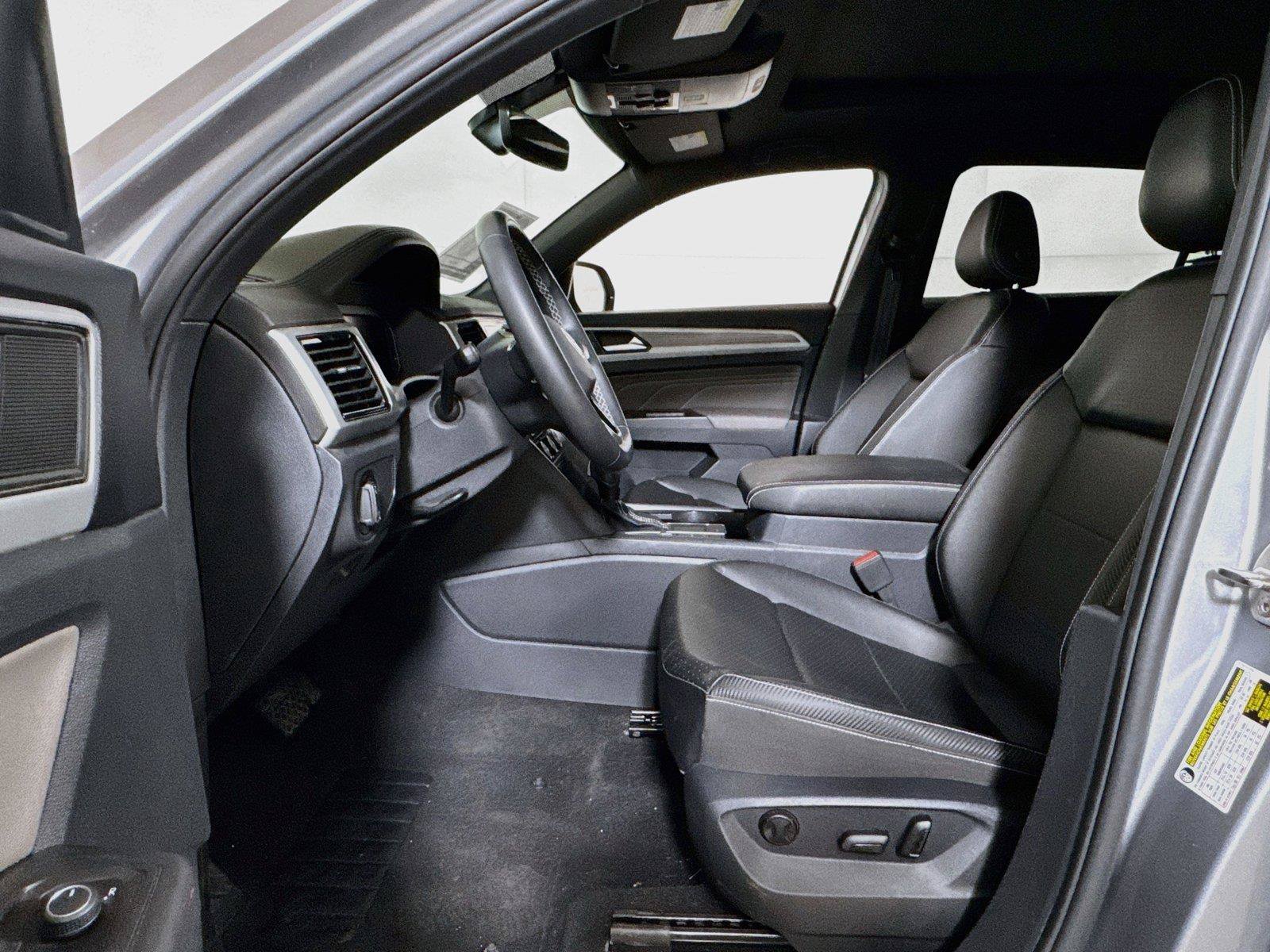Used 2023 Volkswagen Atlas Cross Sport SE w/ Panoramic Sunroof Package FWD image 18