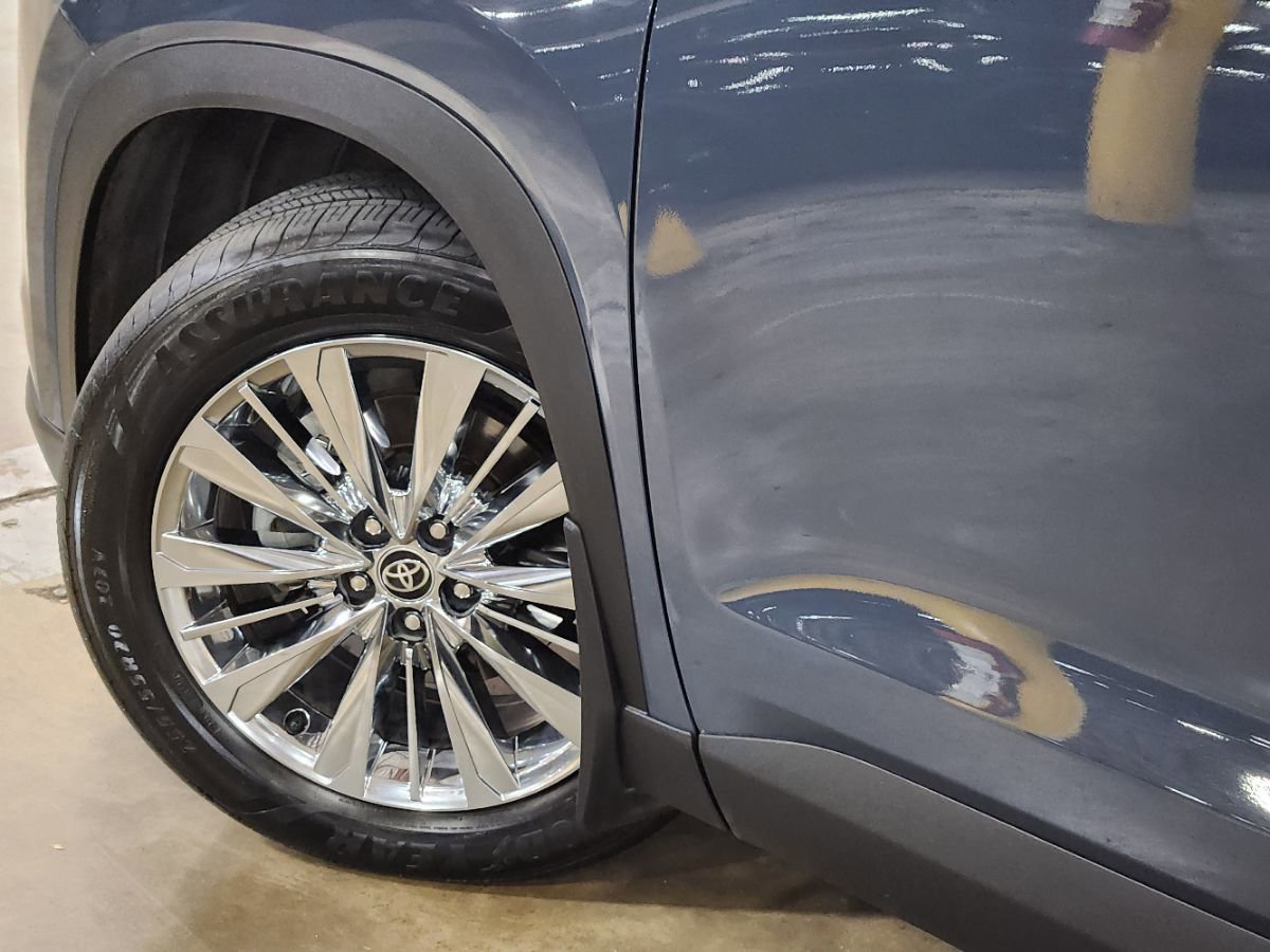 Used 2024 Toyota Grand Highlander AWD image 23