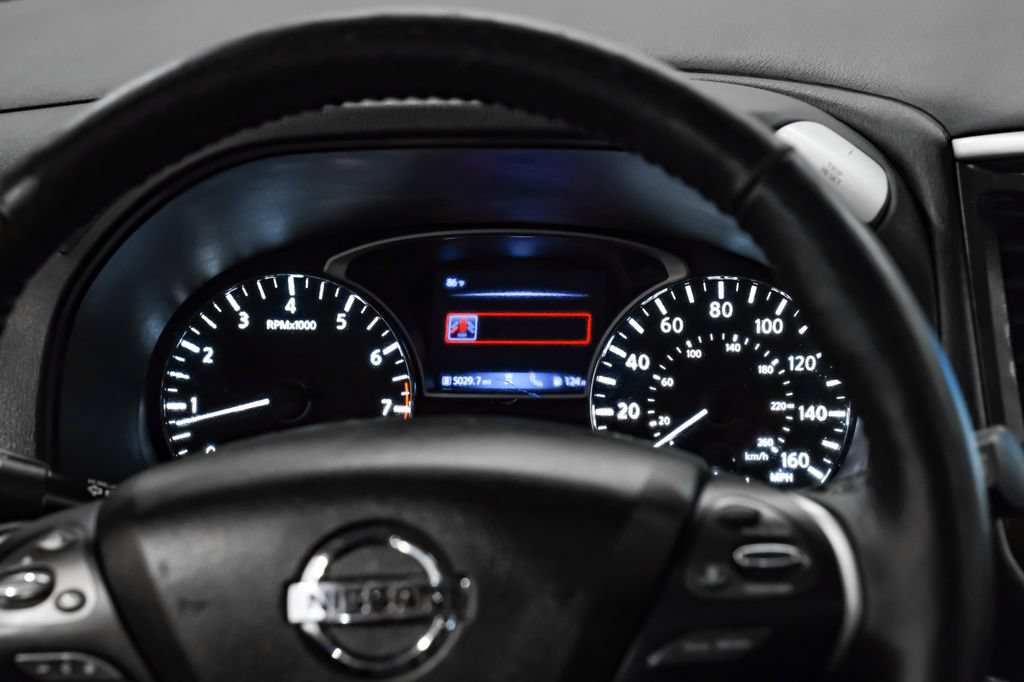 Used 2020 Nissan Pathfinder Platinum FWD image 23