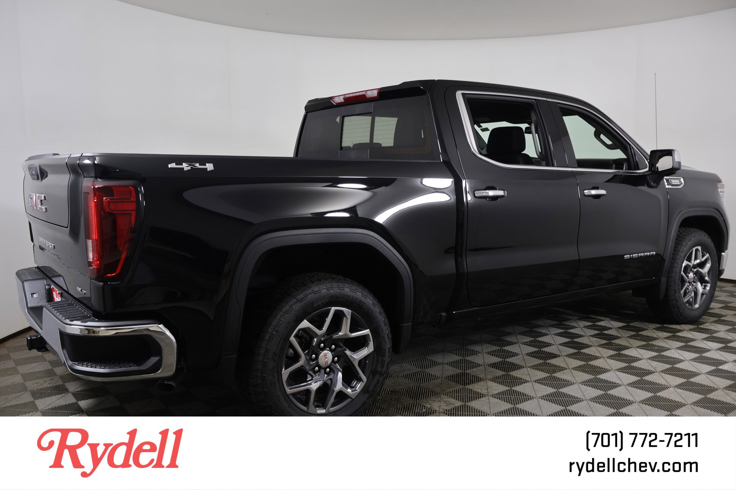 New 2026 GMC Sierra 1500 SLT w/ SLT Convenience Package image 3