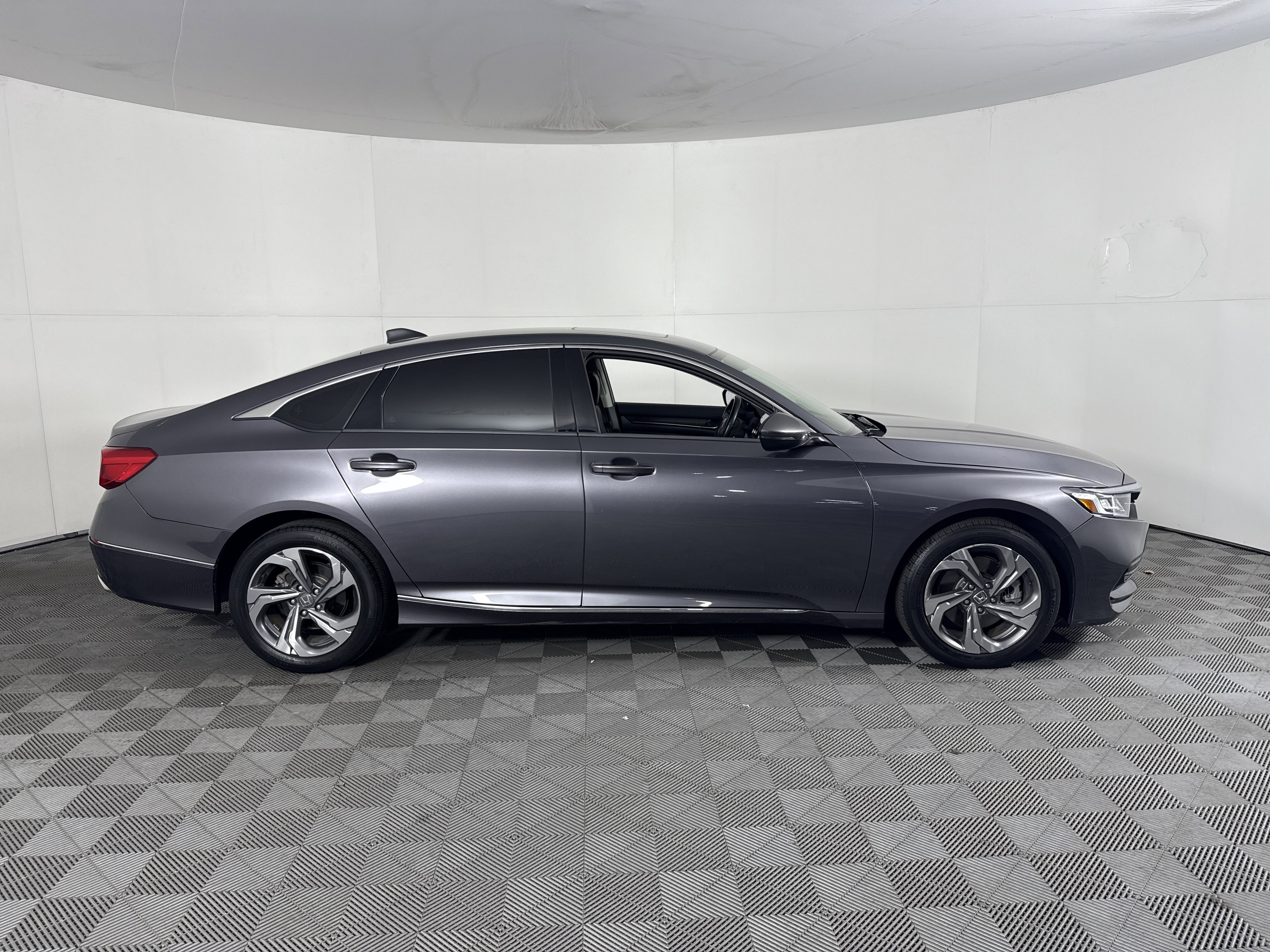 Used 2020 Honda Accord EX-L image 3