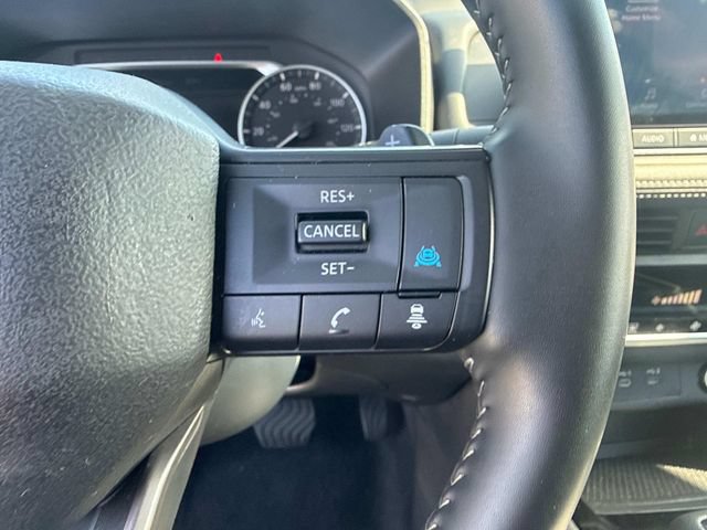 Used 2025 Nissan Rogue SV FWD image 28