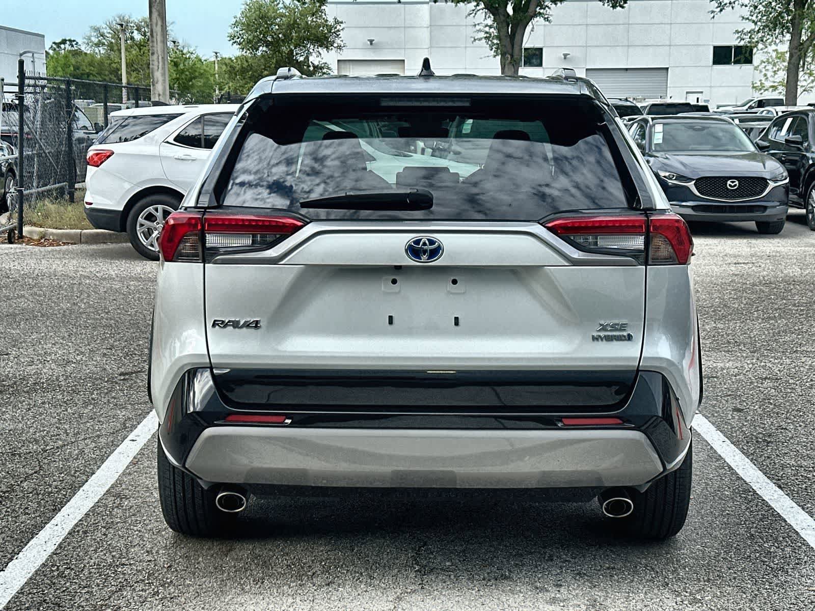 Used 2023 Toyota RAV4 XSE AWD/4WD image 7