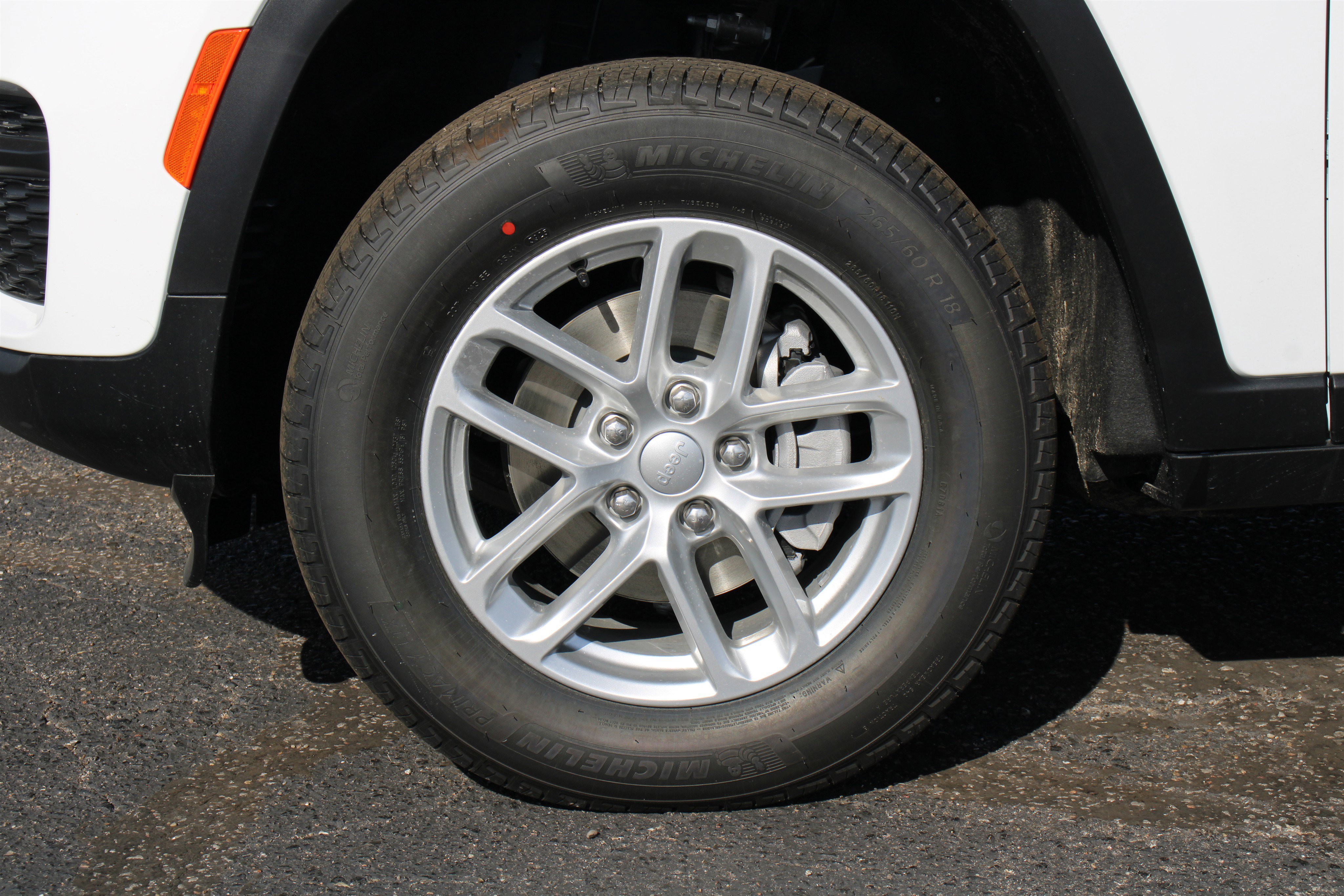 New 2025 Jeep Grand Cherokee Laredo w/ Luxury Tech Group I image 37