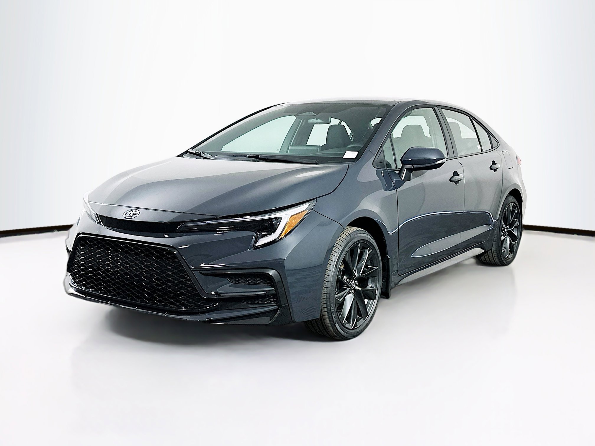 Used 2026 Toyota Corolla SE image 3