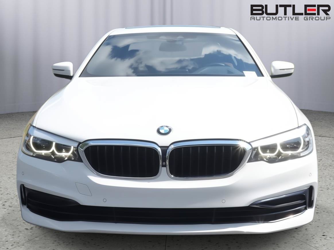 Used 2020 BMW 530i w/ Premium Package RWD image 2