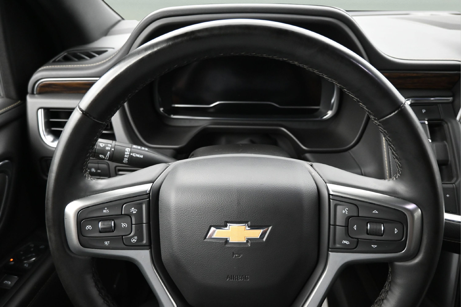 Used 2024 Chevrolet Tahoe Premier AWD/4WD image 9