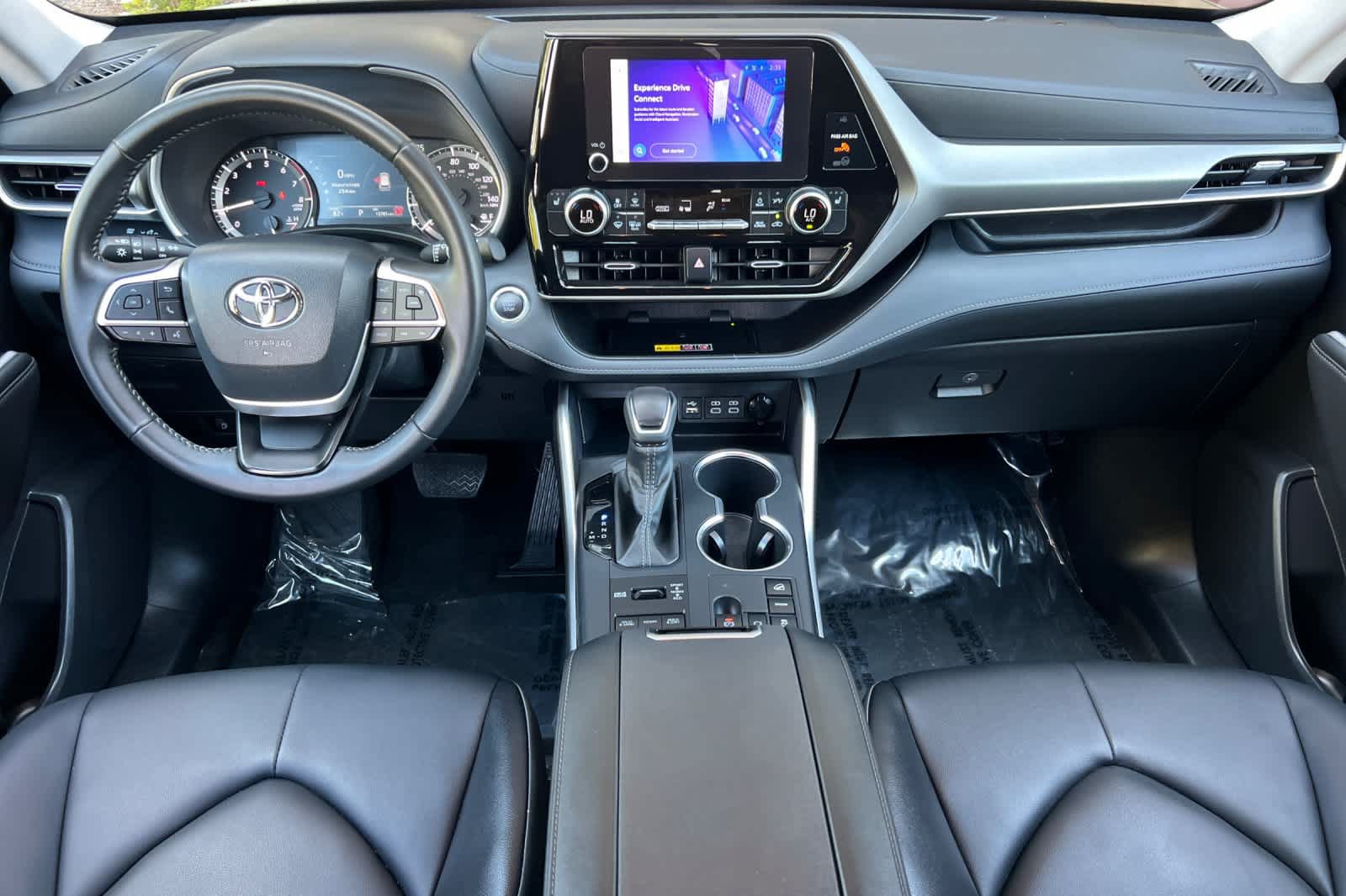 Certified 2026 Toyota Highlander XLE AWD/4WD image 3