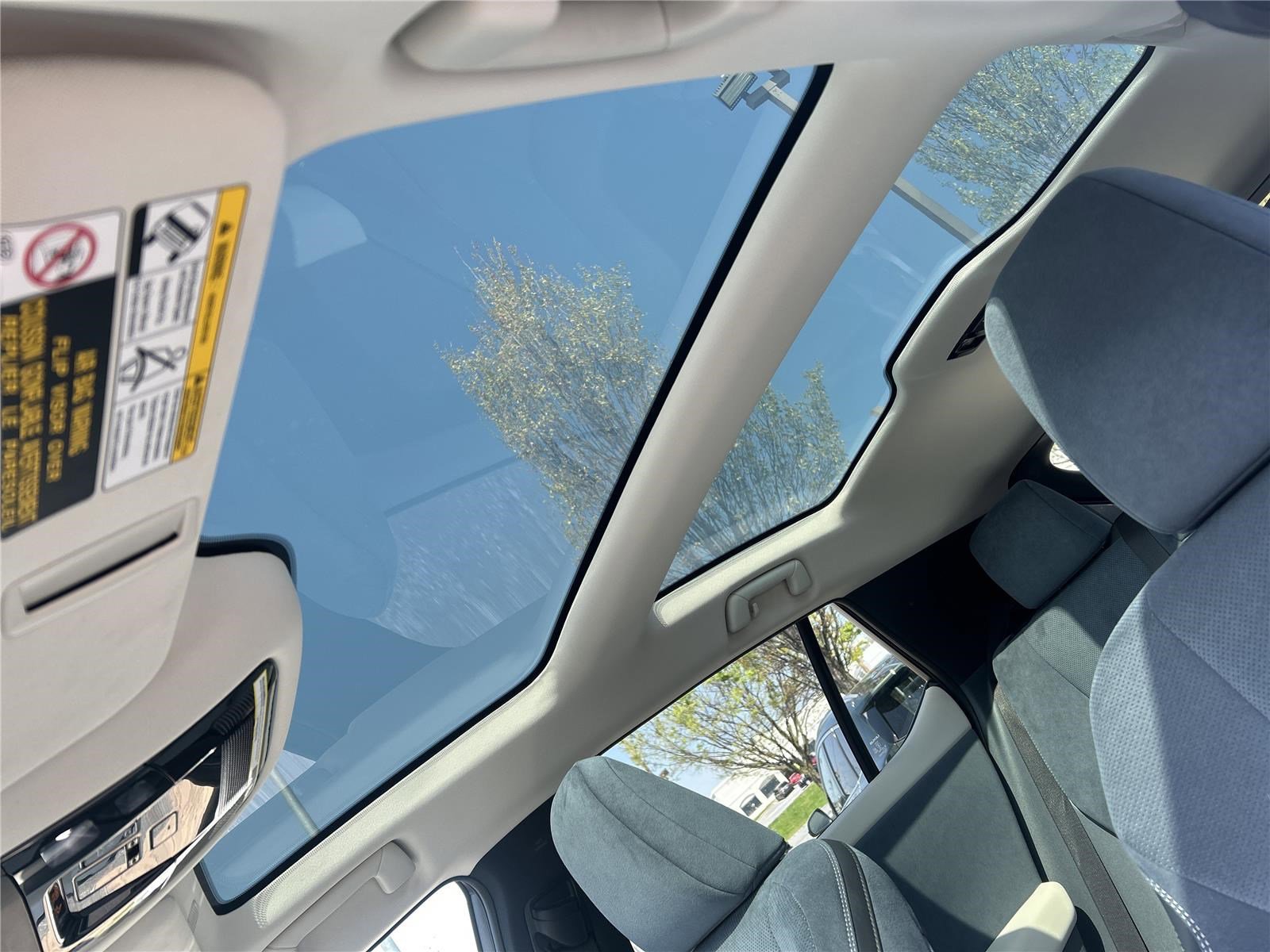 Used 2023 Lexus RZ 450e Premium w/ Accessory Package (2T) image 11