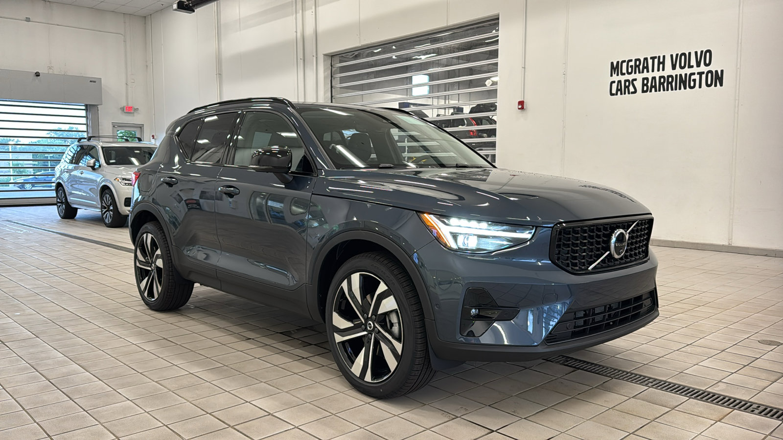 New 2026 Volvo XC40 B5 Ultra w/ Protection Package Premier AWD/4WD image 3