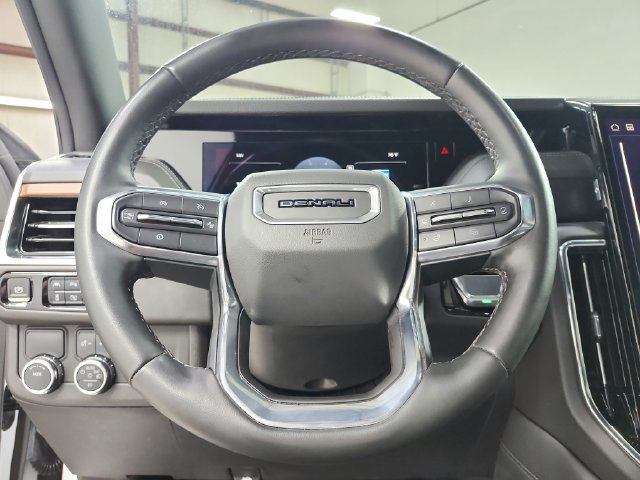 Used 2025 GMC Yukon Denali RWD image 22