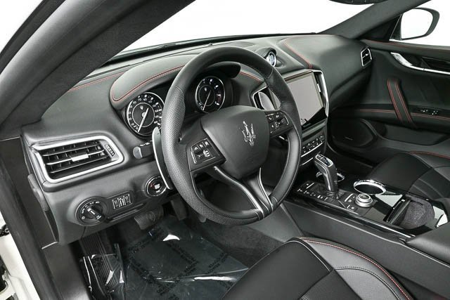 New 2024 Maserati Ghibli Modena Ultima Q4 image 4