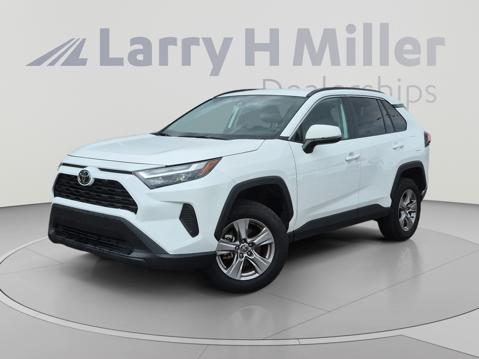 Certified 2025 Toyota RAV4 XLE AWD/4WD image 1