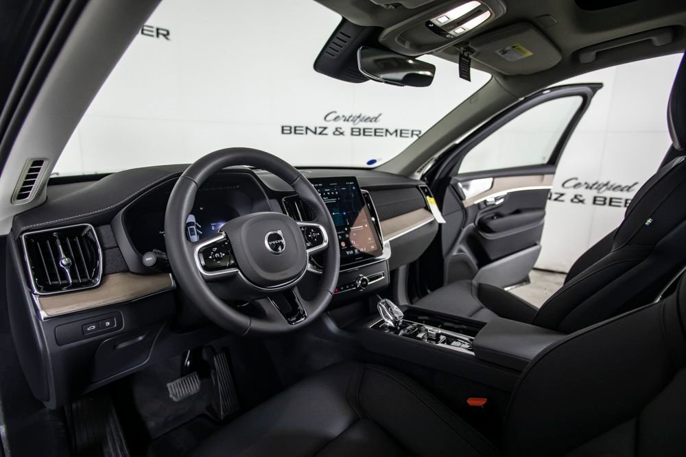 Used 2025 Volvo XC90 T8 Plus w/ Protection Package Premier AWD/4WD image 23