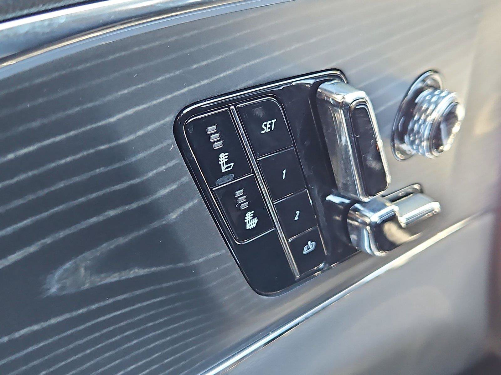Used 2024 Cadillac Lyriq Luxury RWD image 22