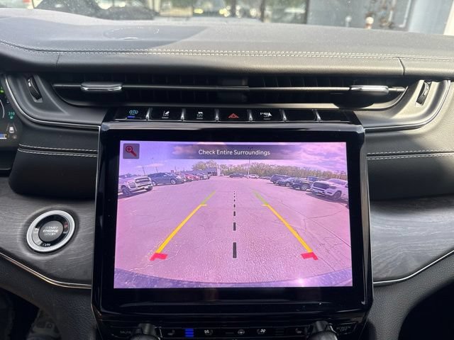 Used 2023 Jeep Grand Cherokee Overland AWD/4WD image 19