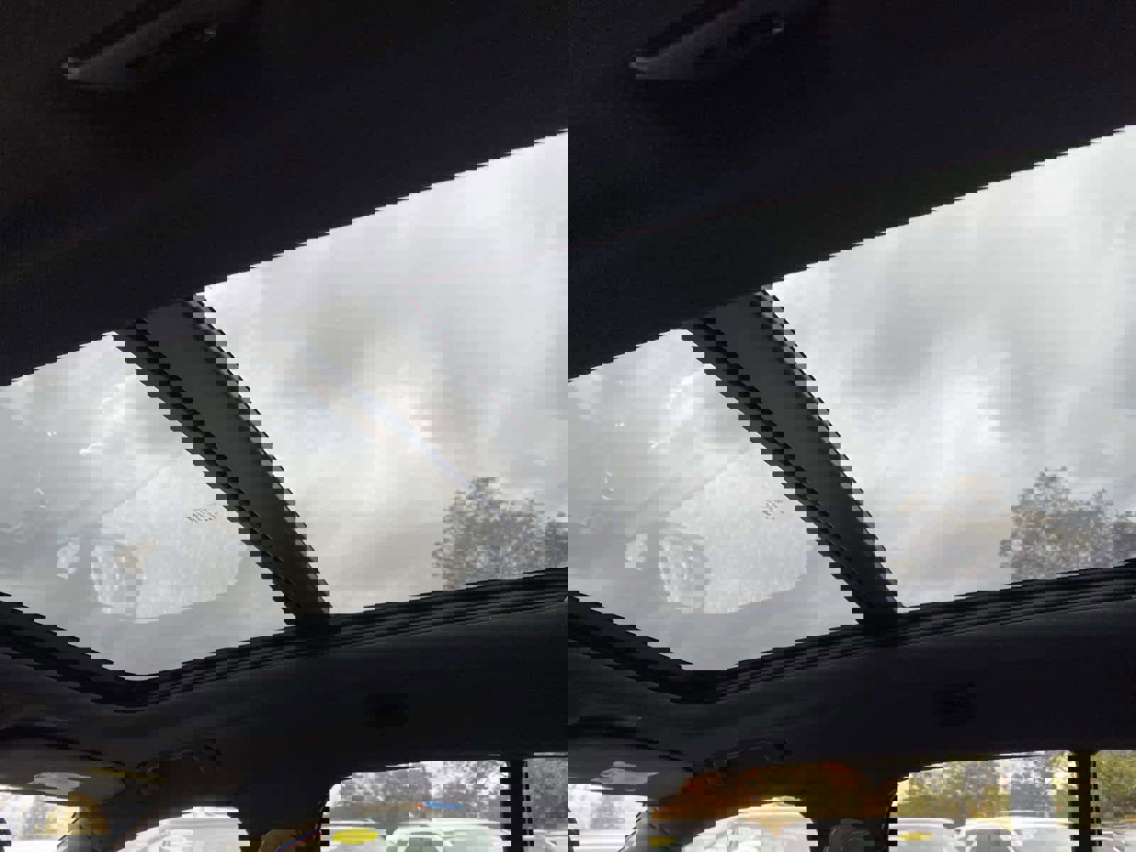 Used 2024 Volvo XC40 B5 Core image 11