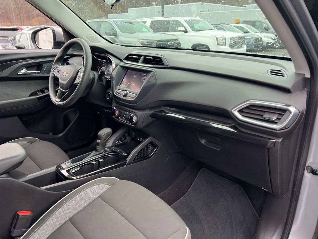 Used 2023 Chevrolet TrailBlazer LT AWD/4WD image 25