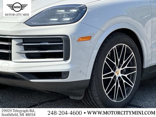 Used 2024 Porsche Cayenne AWD/4WD image 10