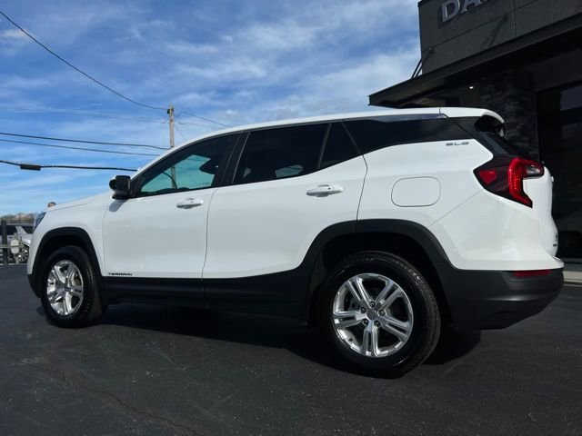 Used 2024 GMC Terrain SLE image 15