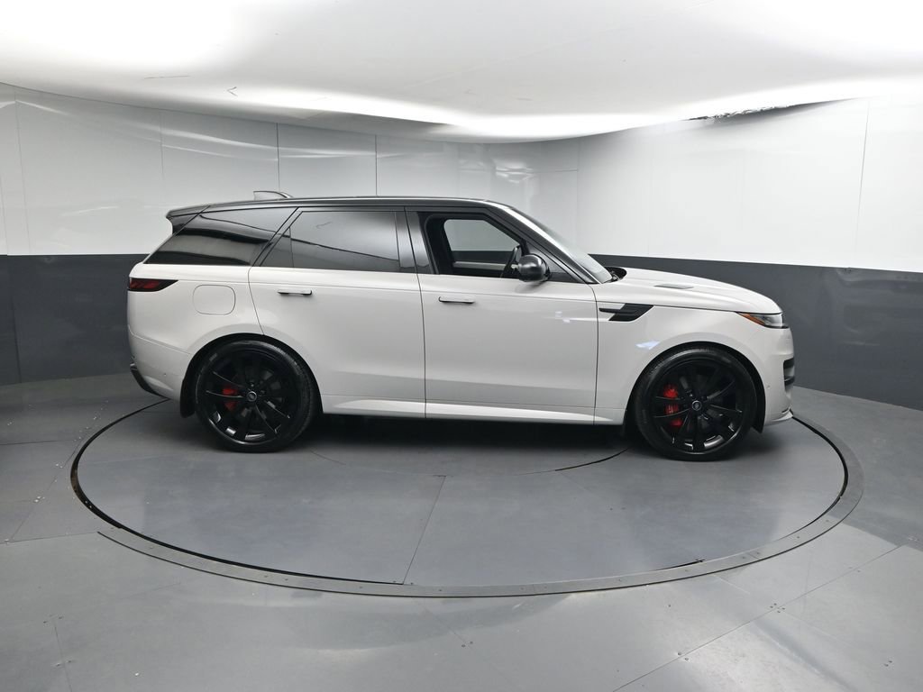 Used 2025 Land Rover Range Rover Sport Dynamic SE image 24