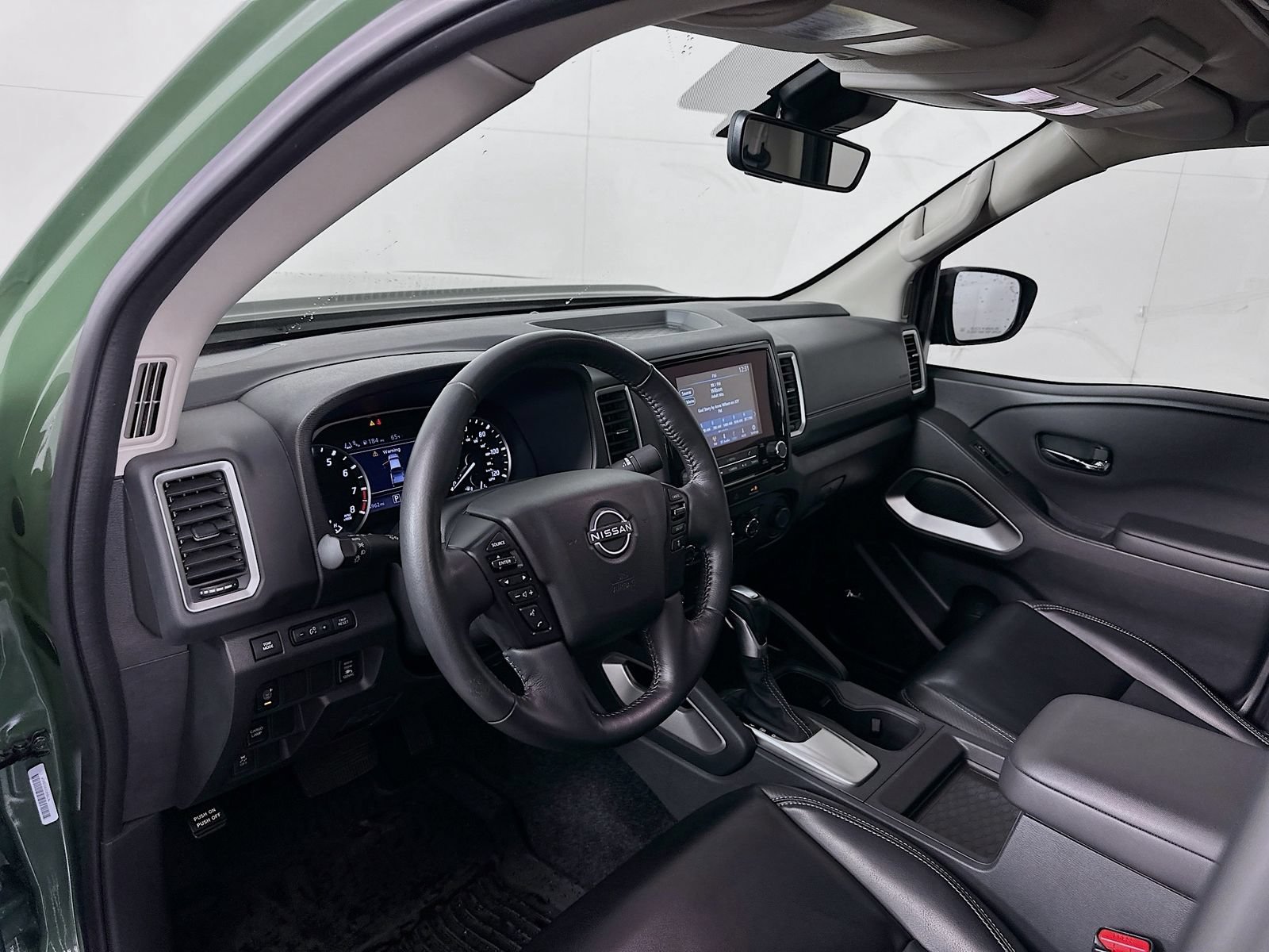 Certified 2024 Nissan Frontier SL w/ Technology Package RWD image 9
