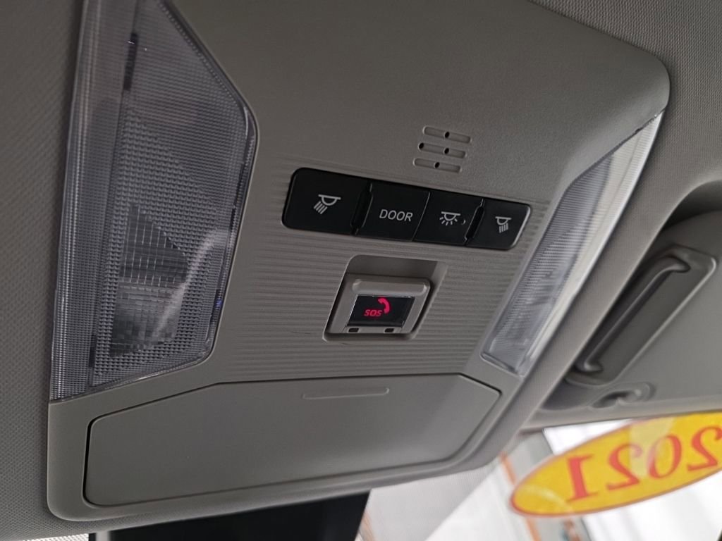 Used 2021 Toyota RAV4 XLE image 21