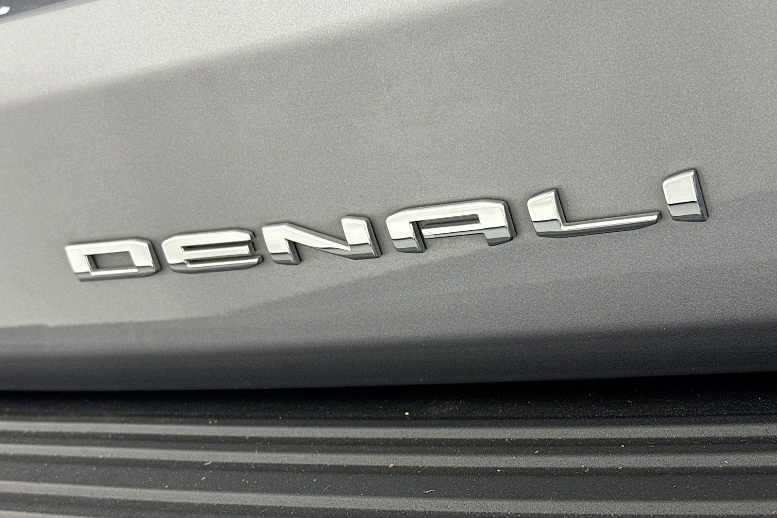 Used 2021 GMC Yukon XL Denali w/ Denali Premium Package RWD image 10