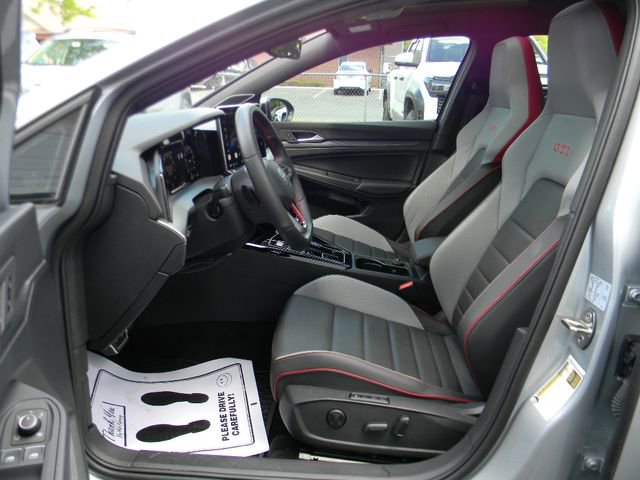 Used 2025 Volkswagen GTI SE FWD image 17