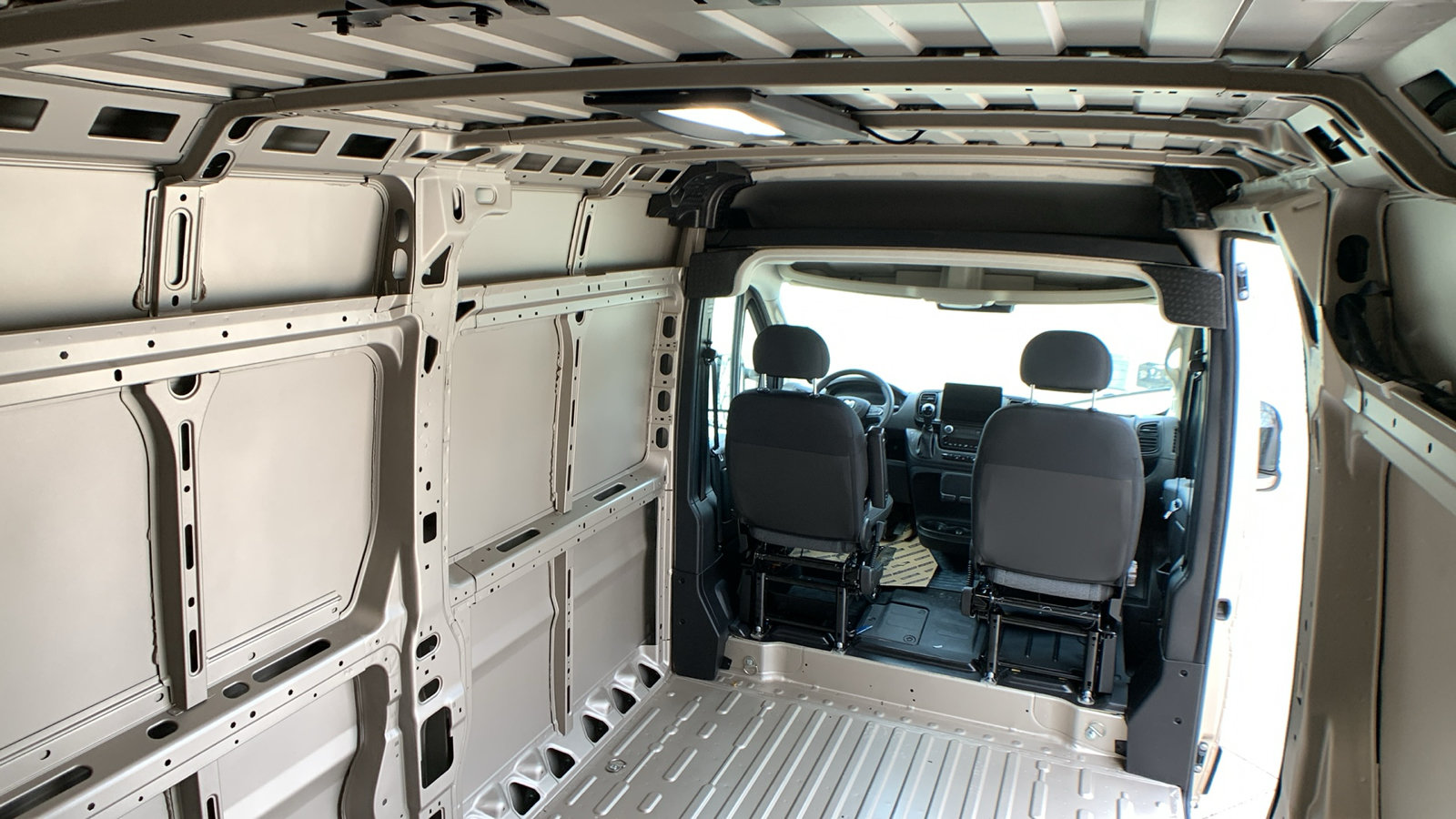 New 2026 RAM ProMaster 2500 w/ Premium Convenience Group FWD image 28