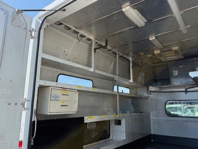 Used 2009 Ford F550 2WD Regular Cab Super Duty image 13