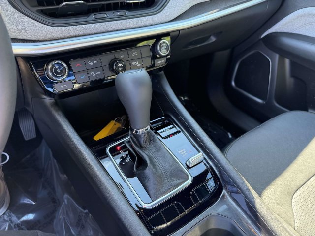 Certified 2023 Jeep Compass Latitude AWD/4WD image 33